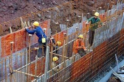 安?？h月薪4500+成為建筑行業常態，財經視角下的建筑工程勞務分包市場